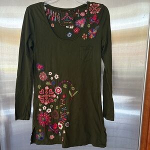 Johnny Was long sleeved embriodered tunic, sz S, 24” from armpit to hem